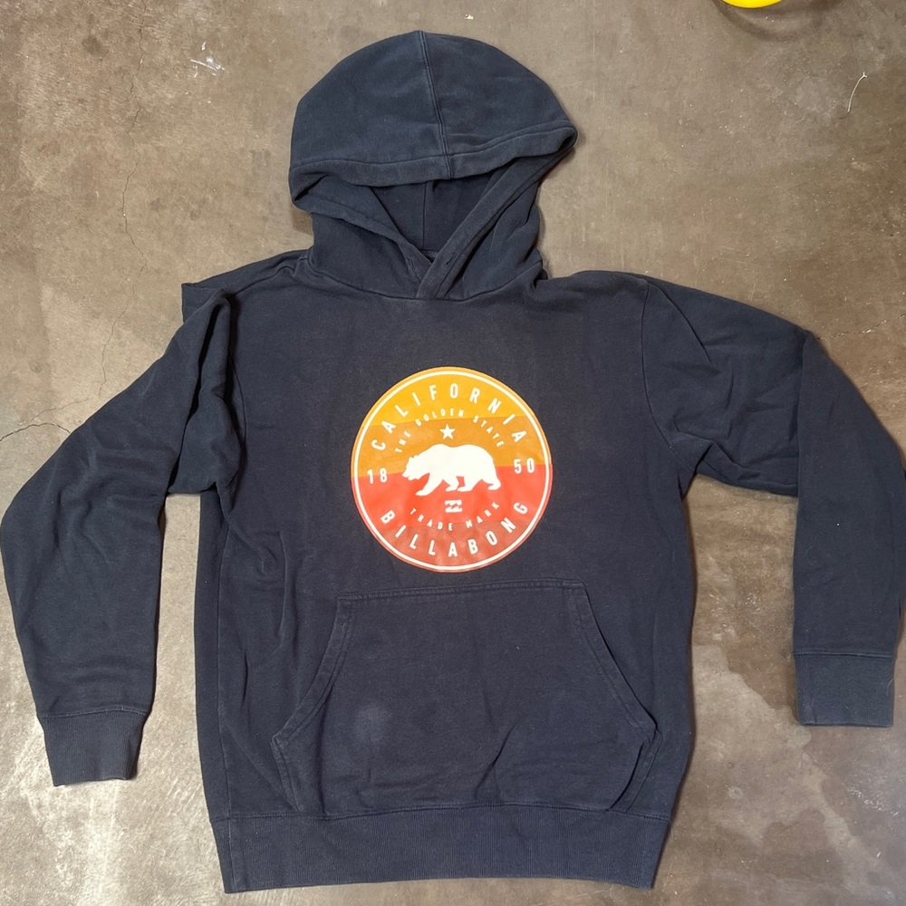 Billabong Men's Navy Hoodie- size M. Its a classic and was loved 🥰❤️👍